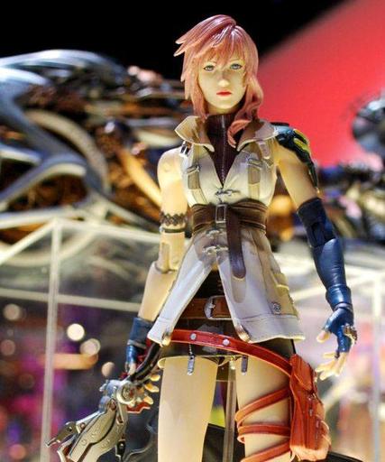 Final Fantasy XIII - Фигурки героев Final Fantasy XIII