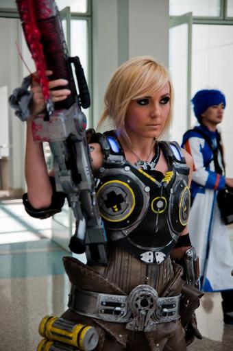 Gears of War 3 - Косплей Ани Страуд (Meagan Vanburkleo and Jessica Nigri) UPD