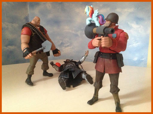 Team Fortress 2 - «Не без шапки». Фотообзор фигурок от NECA